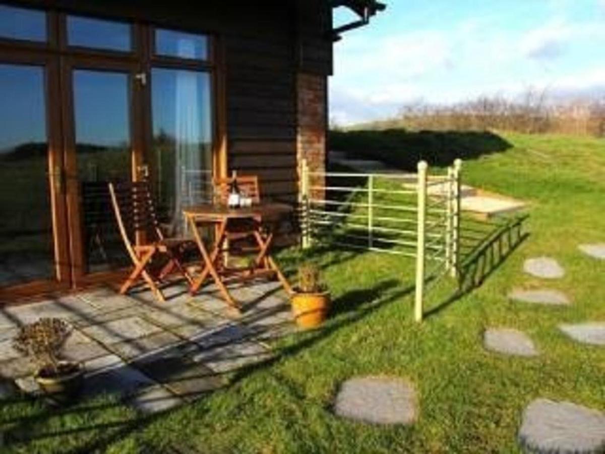 Poachers Hut - Captivating 1-Bed Cottage Shorwell 외부 사진